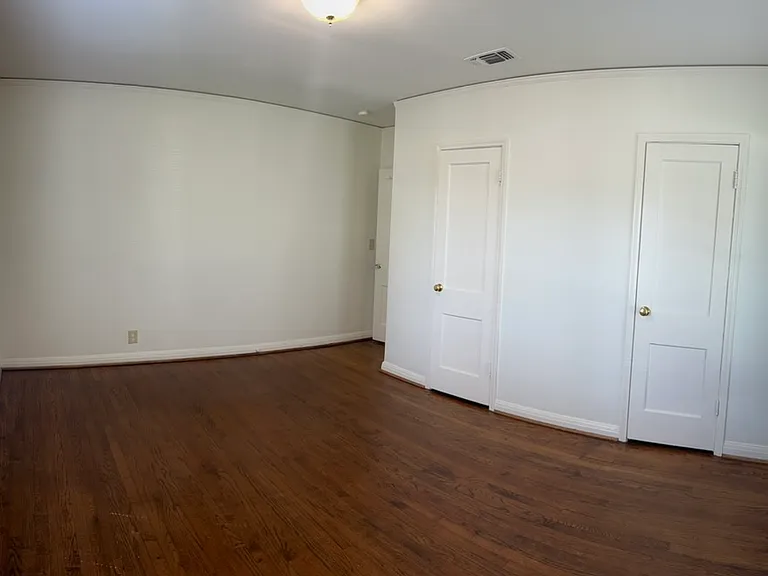 736 Edgefield Rd — Photo 9