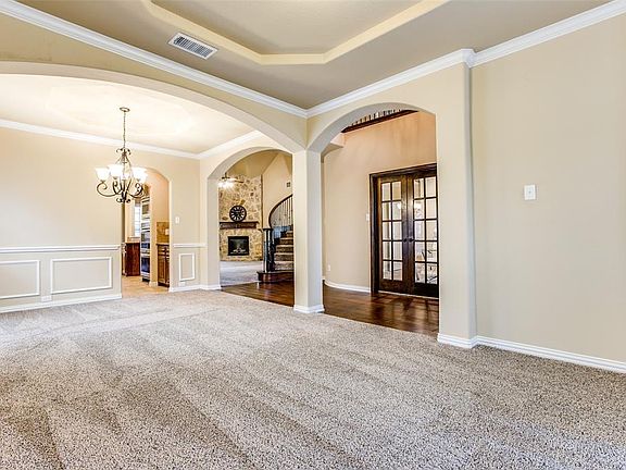 4th image of 905 Danbury Dr