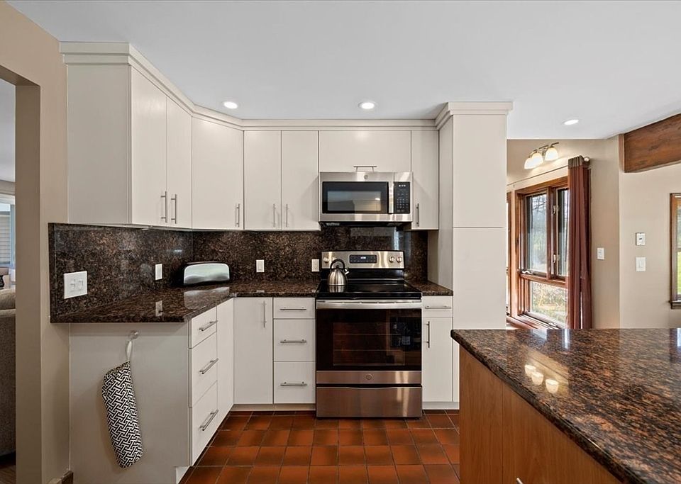 15 Pickens St, Lakeville, MA 02347 Zillow