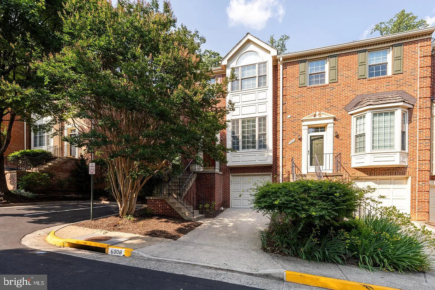 3 bed, 4.0 bath, 2144 sqft, $3,700 — Photo 2