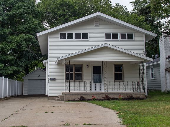 5th image of 2753 Brooklyn Ave SE