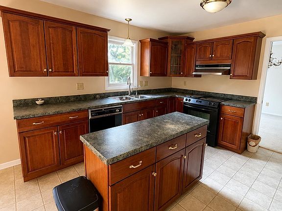 4th image of 2922 N Ramble Rd W