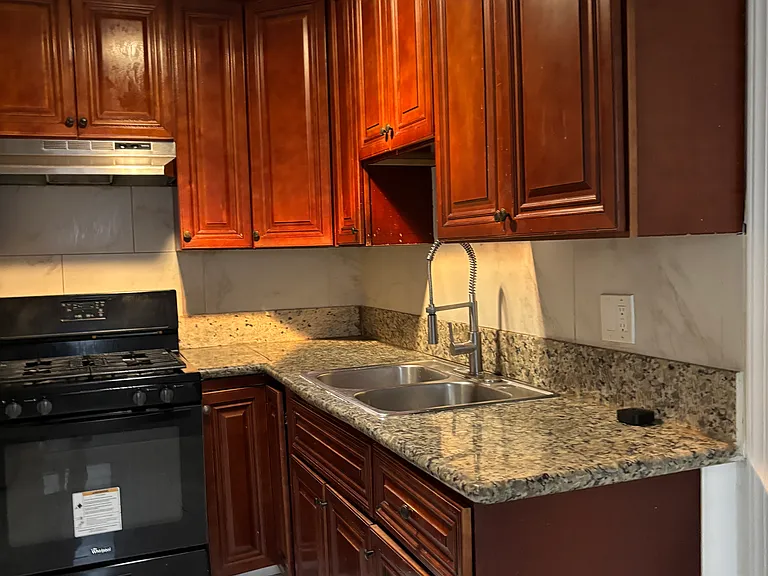 5265 Pirotte Dr — Photo 4