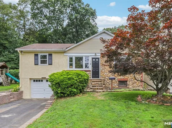 363 Amherst St, Wyckoff, NJ 07481