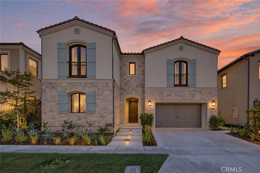 5 bed, 5.5 bath, 4212 sqft, $12,000 — Photo 1