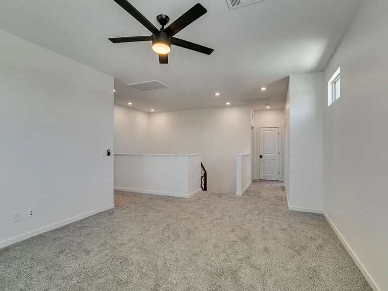 6915 Fordham Creek St — Photo 34