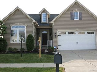 57 Greenside Dr, Grand Island, NY 14072