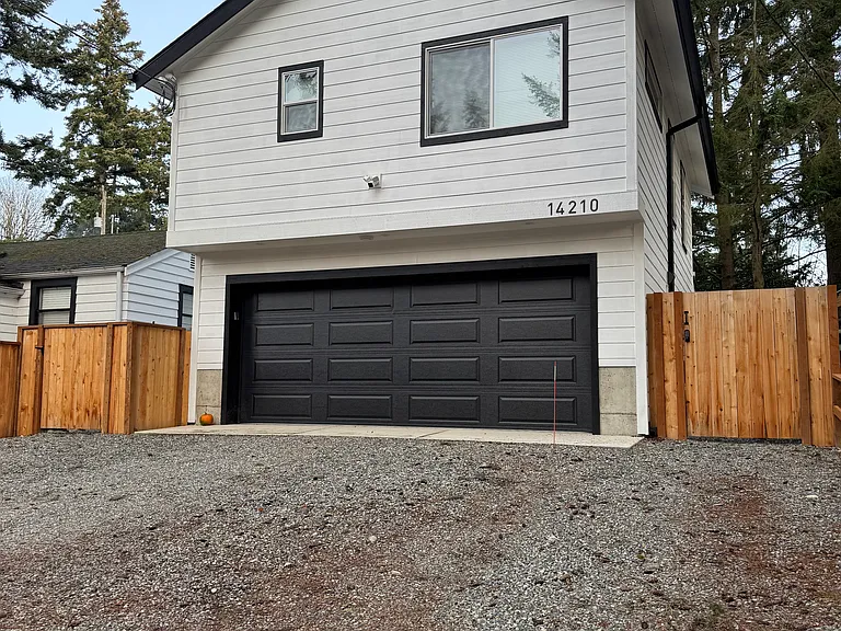 14210 Roslyn Pl N — Photo 22