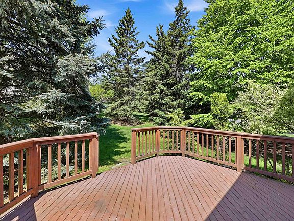 4th image of 1368 Rock Valley Dr