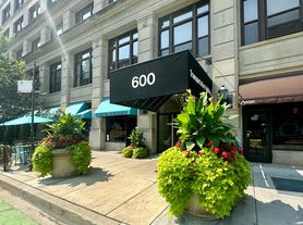 600 S Dearborn St