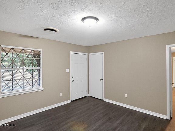 3rd image of 5742 Wildflower Dr