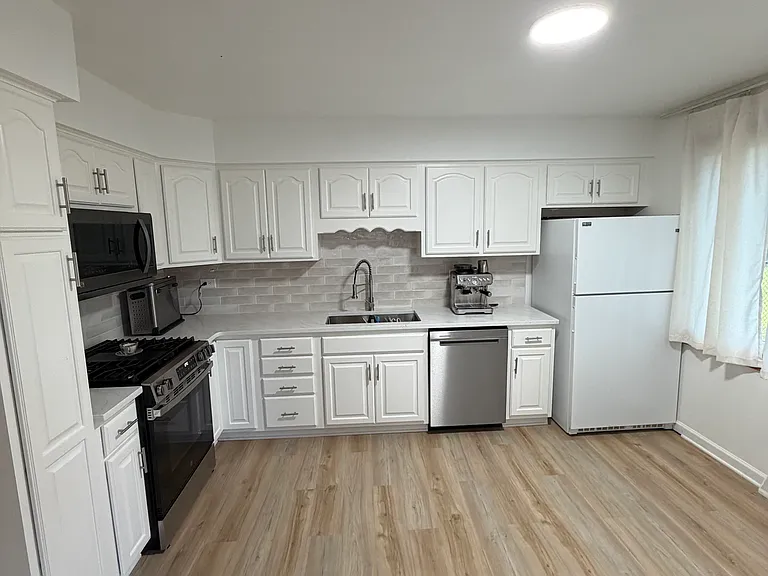 15034 Castlebar Ln — Photo 8