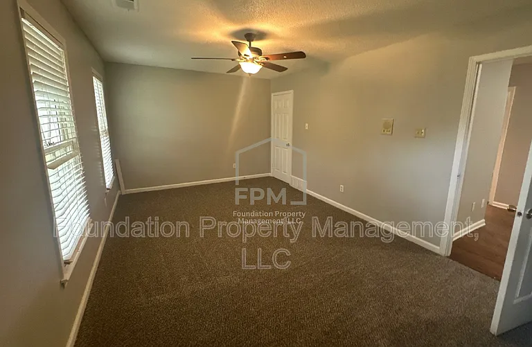 8559 Chippingham Dr — Photo 14