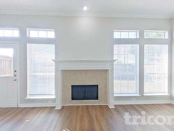 5th image of 1362 Meadow Creek Dr