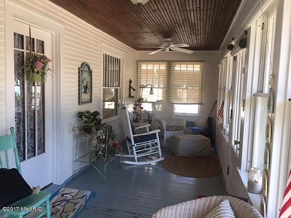 2nd image of 540 La Salle Ave