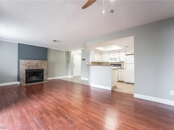 8600 W Charleston Blvd APT 2064, Las Vegas, NV 89117