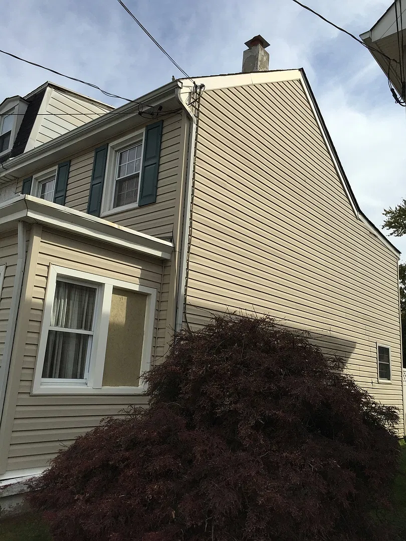 Available Now! Bristol Borough 2 Bedroom Home! — Photo 3
