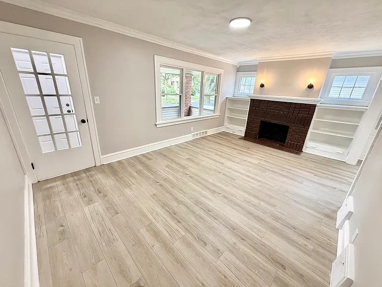 4623 Behrwald Ave — Photo 3