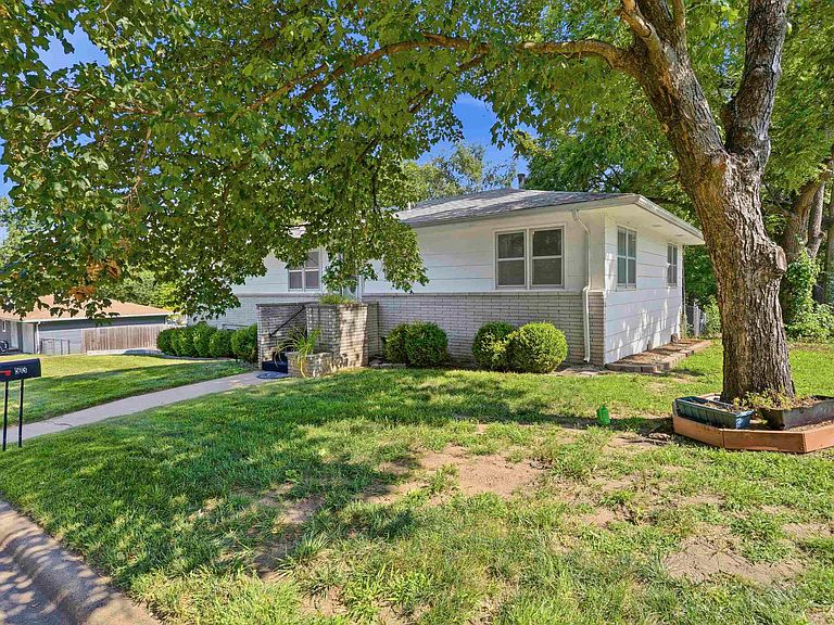 Listing photo 4