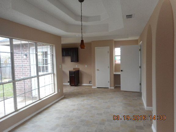 4th image of 2352 Frankfurt St