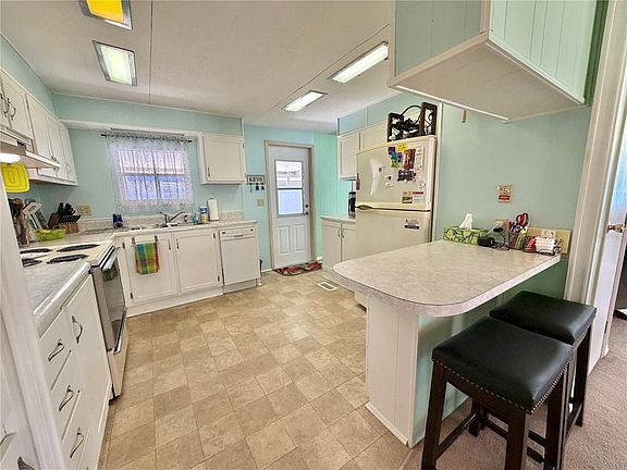 5th image of 114 Aspen Cir