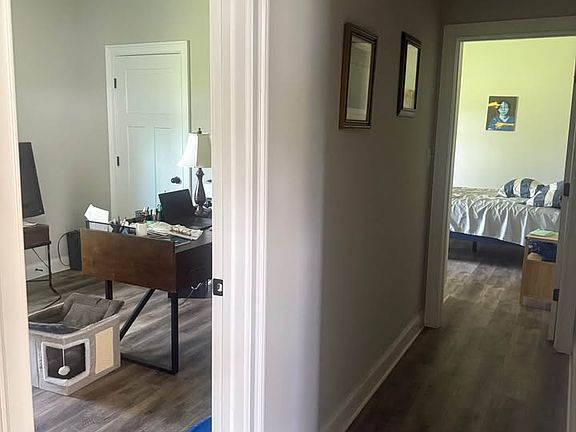 5th image of 11 Walton Way Dr