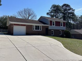 1113 Pleasant Oak Dr, Fayetteville, NC 28314