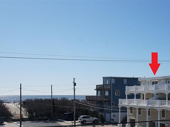 2nd image of 30 28th St #E