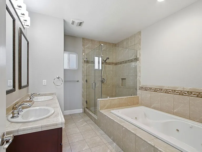 1367 Ramon Dr — Photo 11