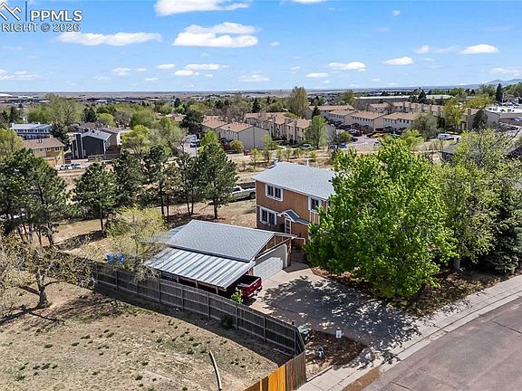 3rd image of 2075 Grady Ct