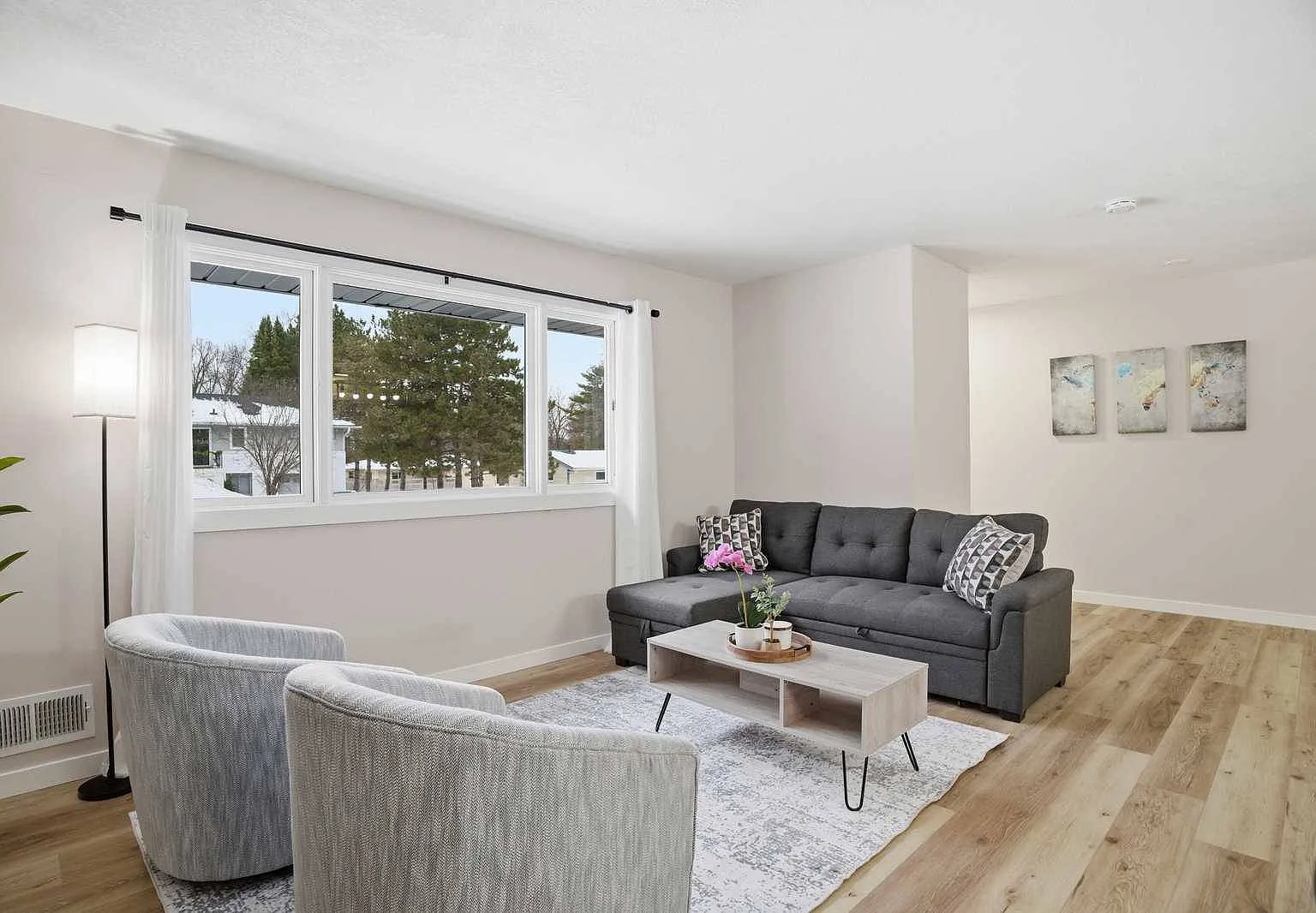 4 bed, 1750 sqft, $5,500 — Photo 1