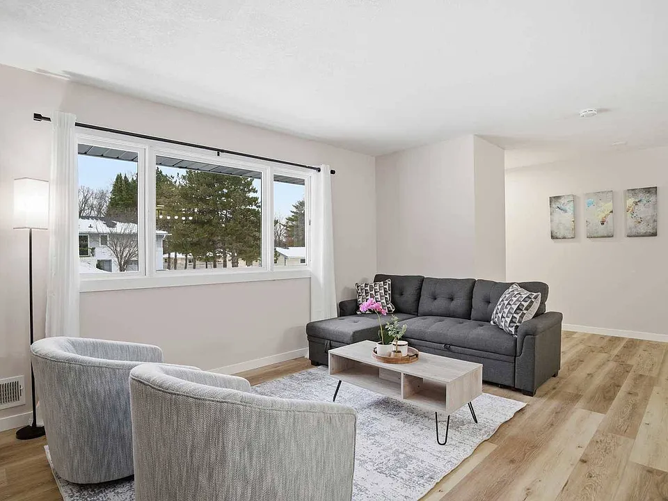 14222 Bellevue Dr
