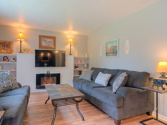 4th image of 275 Ash Dr