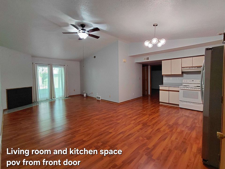 1st image of 4553 Applewood Ln #4553
