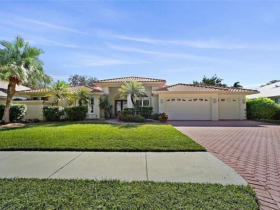 2nd image of 8571 Woodbriar Dr