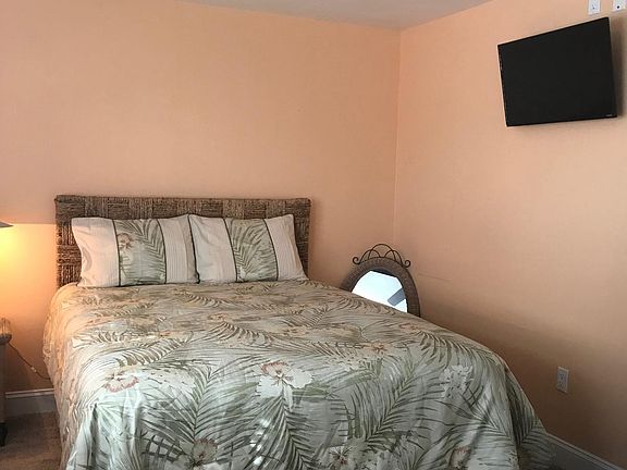2nd image of 7801 Ridgewood Ave APT 31