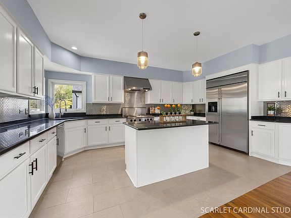 4th image of 2494 Adamsway Dr
