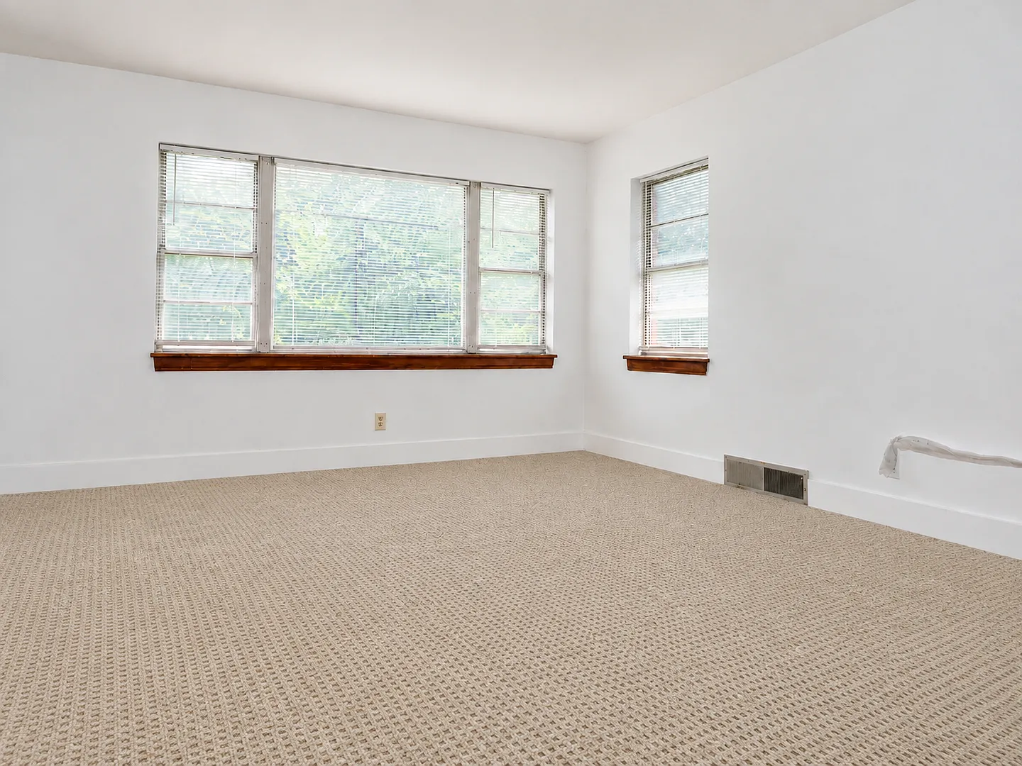 4406 S Second st — Photo 2