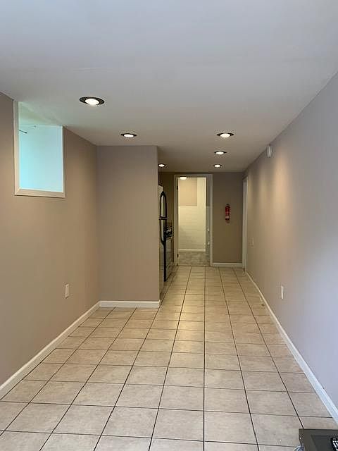1st image of 238 Sommerville Pl #B