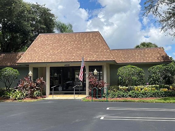 2nd image of 4125 Palm Forest Dr S