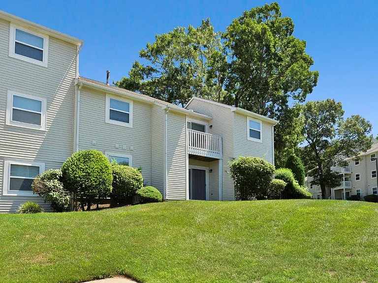 The Landings Apartment Homes — Photo 35