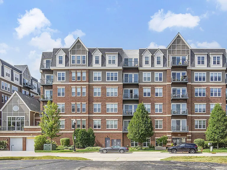 Courthouse Square Apartments — Photo 17