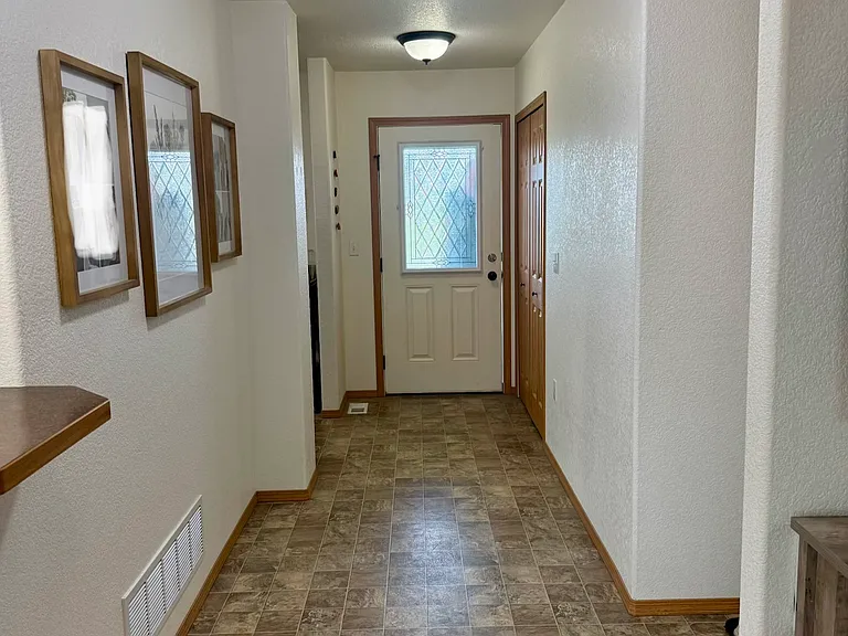 1372 N Angus Loop — Photo 15