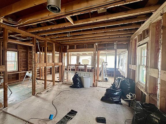 2nd image of 7 Latham Rd
