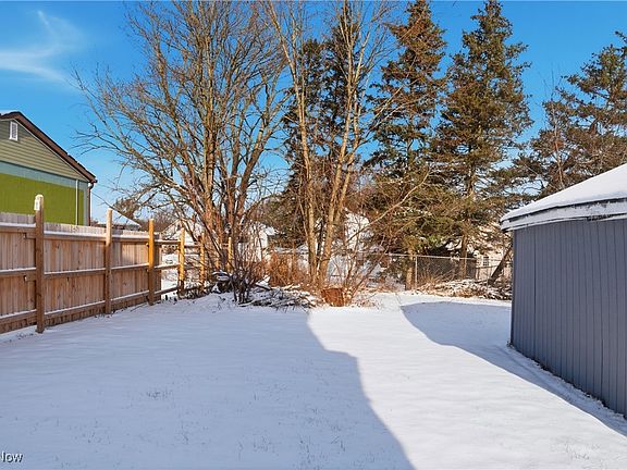 5th image of 2458 Vestal Rd