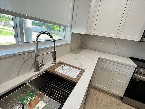 3rd image of 27728 SW 132nd Ct
