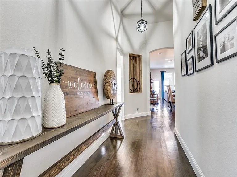 5517 Holloway Hl — Photo 4