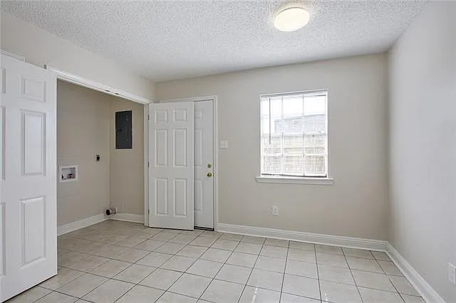 8897 Richmond Dr — Photo 12