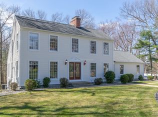 160 Stonehill Rd, East Longmeadow, MA 01028