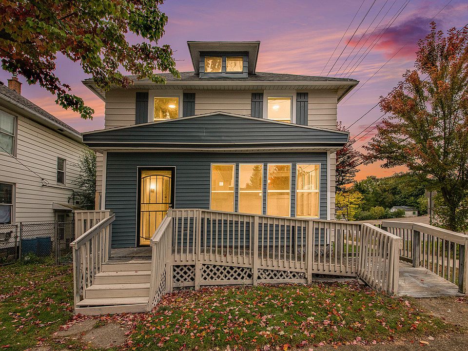 1st image of 801 Henry Ave SE